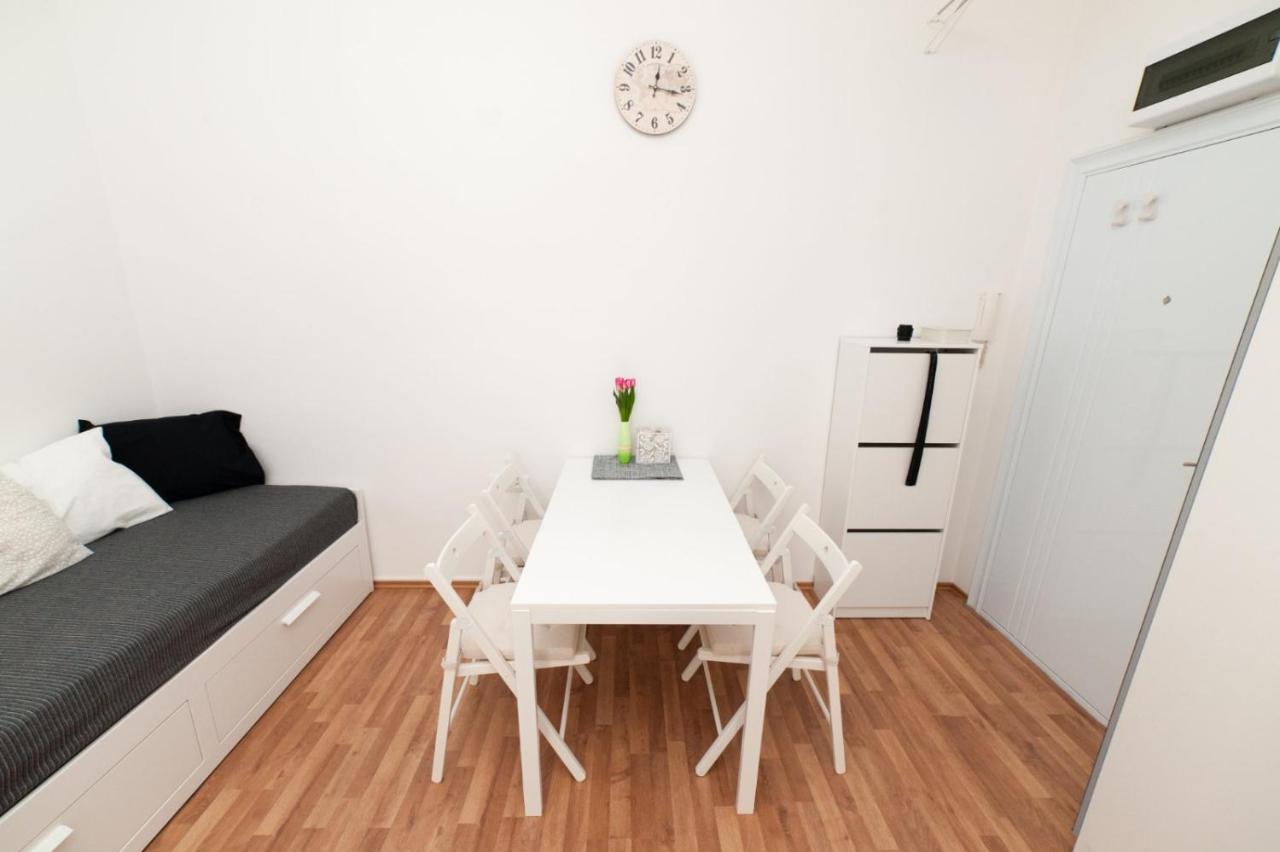 Mia Apartment Novi Sad Esterno foto
